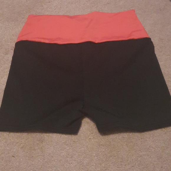 Shorts - Picture 5 of 5